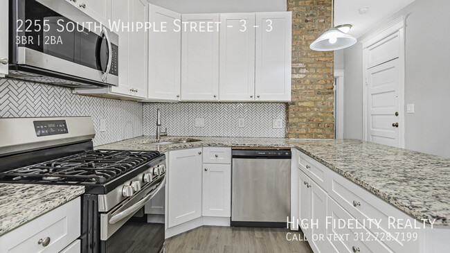 2255 S Whipple St in Chicago, IL - Building Photo - Building Photo