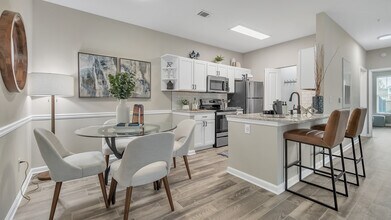 The Vinings at Laurel Creek in Greenville, SC - Foto de edificio - Building Photo
