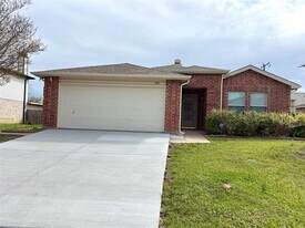 932 White Dove Dr in Arlington, TX - Building Photo