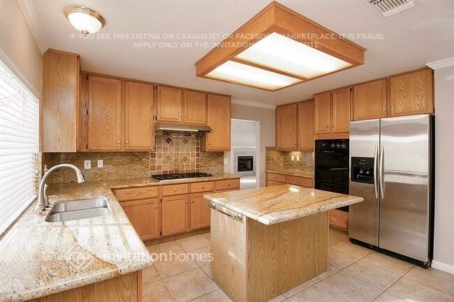 2037 Shadow Brook Way in Henderson, NV - Building Photo - Building Photo