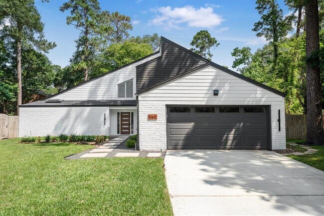 property at 11611 Pinyon Pl