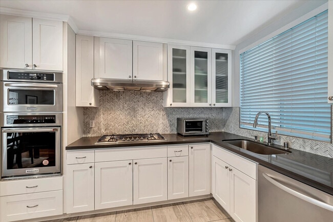 501 Atlanta St in Daly City, CA - Building Photo - Building Photo