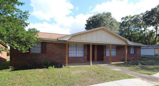 10151 Guidy Ln in Pensacola, FL - Building Photo - Building Photo