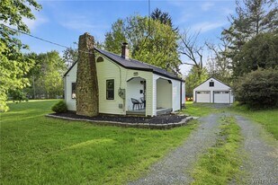 528 Ward Rd in North Tonawanda, NY - Building Photo