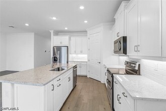 317 Spiaggio Ct in Naples, FL - Building Photo - Building Photo