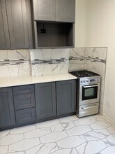 852 W Diversey Pkwy in Chicago, IL - Building Photo - Building Photo