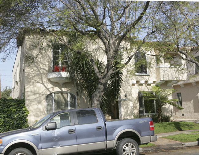 415 N Genesee Ave in Los Angeles, CA - Building Photo - Building Photo