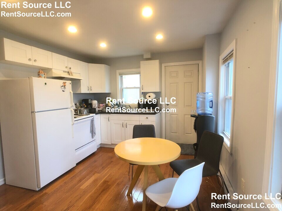 5 8th St in Cambridge, MA - Building Photo