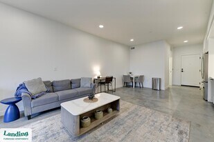 556 E 2100 S in Salt Lake City, UT - Building Photo