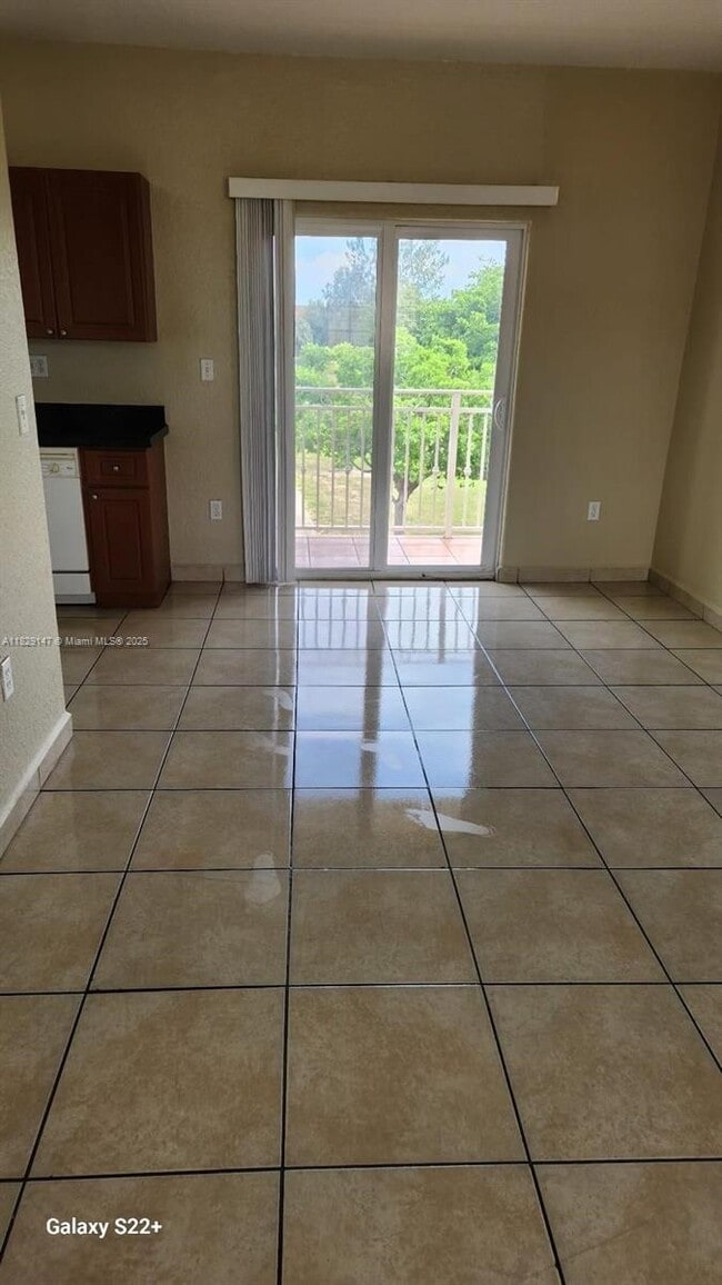 7180 NW 174th Terrace in Hialeah, FL - Building Photo - Building Photo