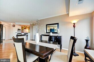3101 N Hampton Dr, Unit #911 in Alexandria, VA - Building Photo - Building Photo