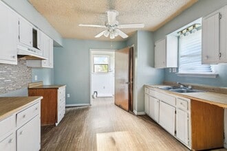 206 Sunset Dr in Slidell, LA - Foto de edificio - Building Photo