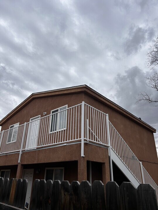 309 Columbia Dr SE, Unit B in Albuquerque, NM - Foto de edificio