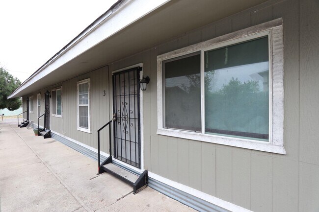 3004 Musser St-Unit -3 in Laredo, TX - Building Photo - Building Photo