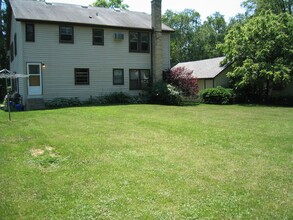 7022 Hubbard Ave in Middleton, WI - Foto de edificio - Building Photo