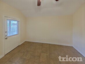 8536 Cherry Bark Ln in Fort Worth, TX - Foto de edificio - Building Photo