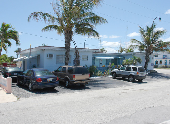 338 Roosevelt St in Hollywood, FL - Building Photo - Building Photo