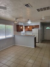 1907 Pine Tree Dr, Unit B in Bryan, TX - Foto de edificio - Building Photo