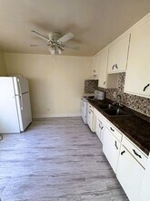 8225-8227 Dowling St in Oakland, CA - Building Photo - Building Photo