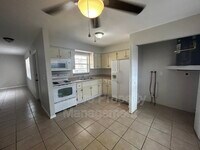 224 SE 16th Pl photo'