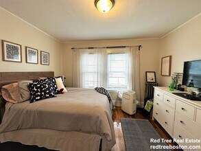 19 Larose Plz, Unit 1 in Boston, MA - Building Photo - Building Photo