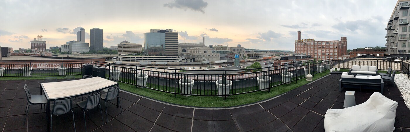 2029 Wyandotte St in Kansas City, MO - Building Photo