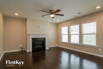 142 Pamlico Dr in Clayton, NC - Building Photo - Building Photo