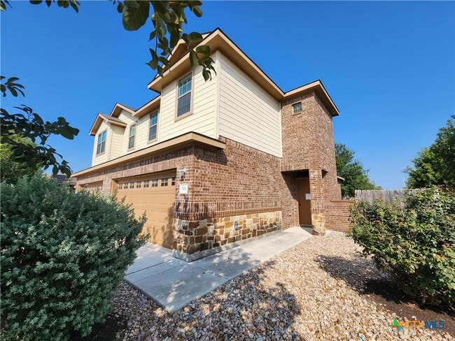 property at 501 Creekside Cir