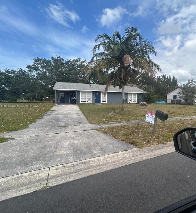 1399 Cindy Cir NE in Palm Bay, FL - Building Photo - Building Photo