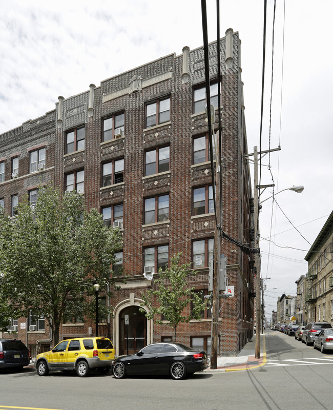 809 New York Ave in Union City, NJ - Foto de edificio - Building Photo