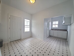 407 S 8th St in Vineland, NJ - Building Photo - Building Photo
