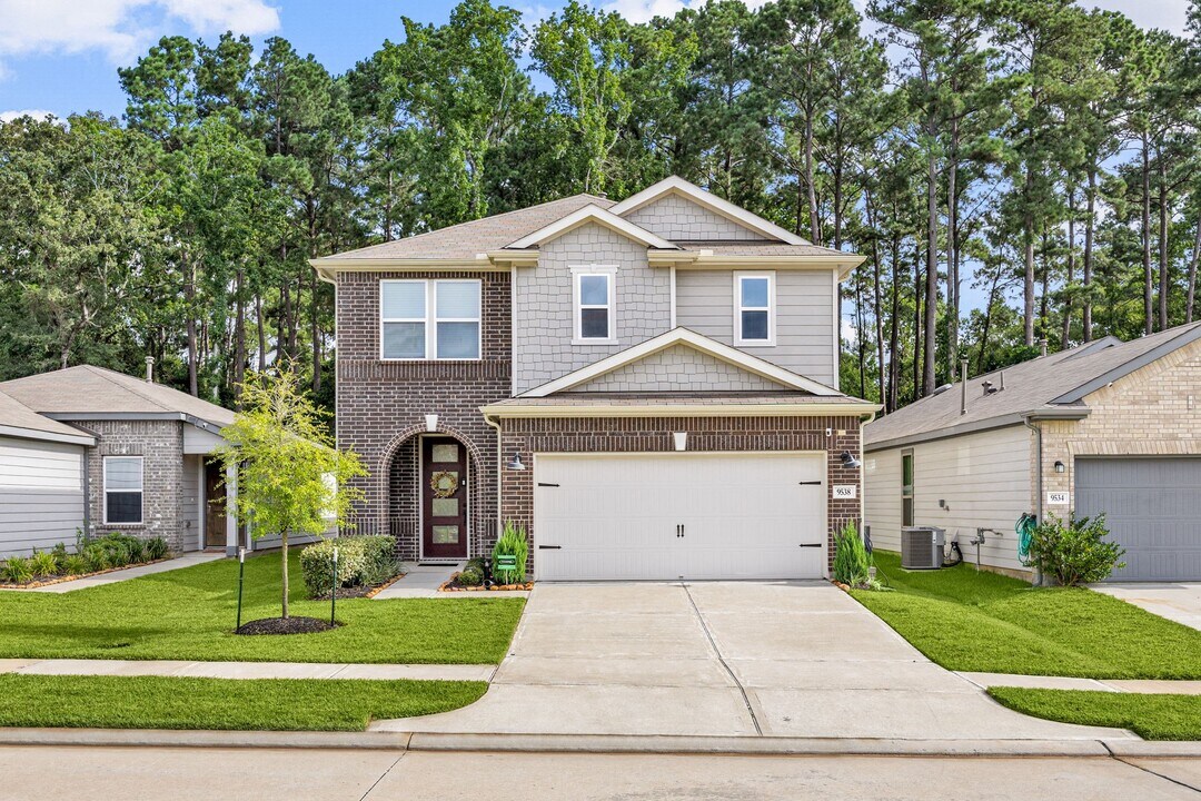 9538 Louis phillip St in Magnolia, TX - Building Photo