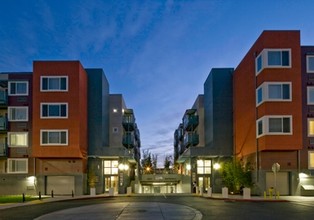 Fair Oaks Plaza in Sunnyvale, CA - Building Photo - Building Photo