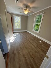 12020 Winfree St, Unit 4 in Chester, VA - Foto de edificio - Building Photo