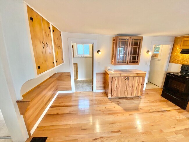 132 N Champlain St in Burlington, VT - Building Photo - Building Photo