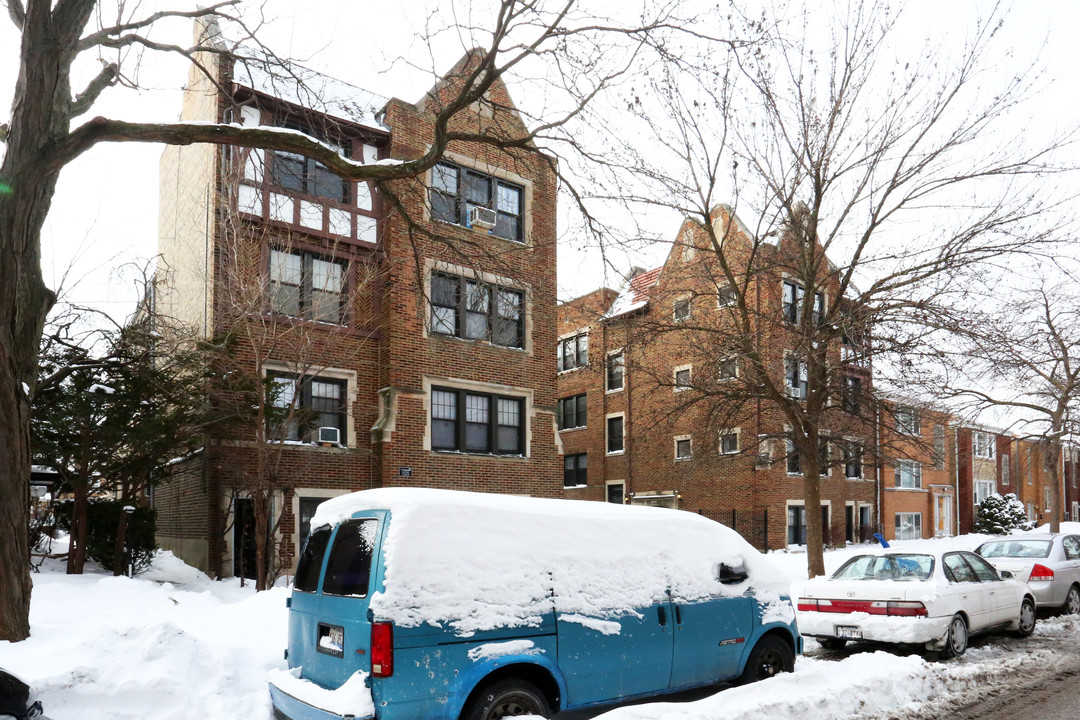 2613-2619 W Berwyn Ave in Chicago, IL - Building Photo