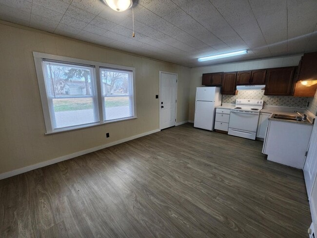 7652 IN-46 in Terre Haute, IN - Building Photo - Building Photo