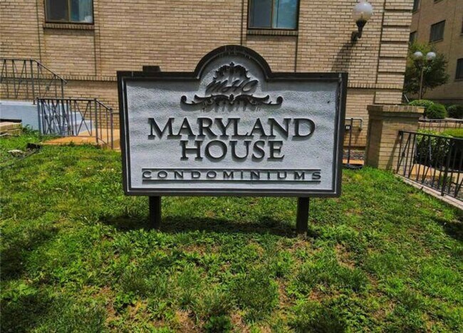 4355 Maryland Ave in St. Louis, MO - Foto de edificio - Building Photo