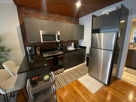 210 Hemenway St, Unit 1 in Boston, MA - Building Photo