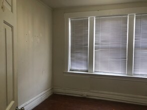 39 Henry St, Unit 3 in Passaic, NJ - Foto de edificio - Building Photo