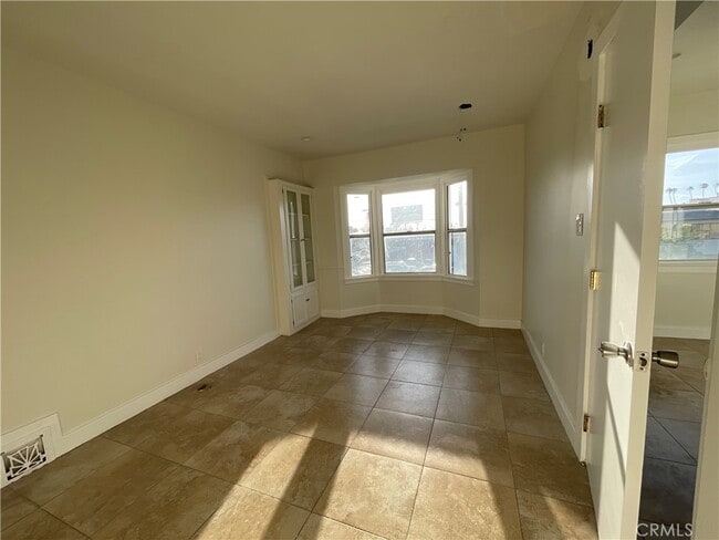 property at 1522 Bronson Ave