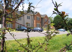 Hillside Apartments in Christiansburg, VA - Building Photo - Building Photo