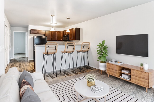 The Meadows on Graystone in Sioux Falls, SD - Building Photo - Building Photo