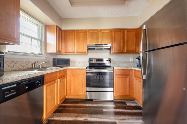 Muirfield Woods Apartments