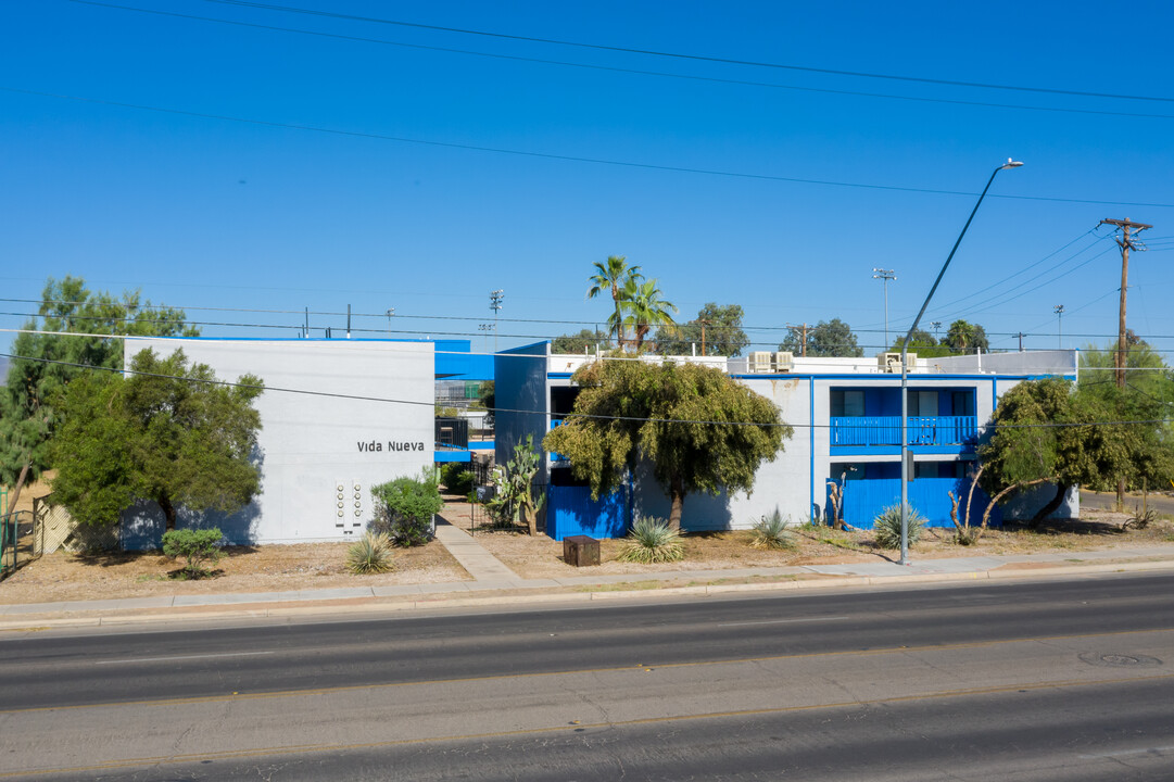 Vida Blue Apartments in Tucson, AZ - Building Photo