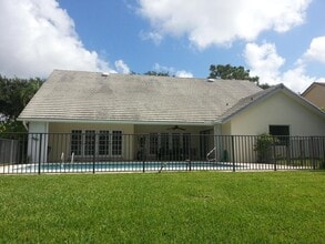 4020 NW 24th Terrace in Boca Raton, FL - Building Photo - Building Photo