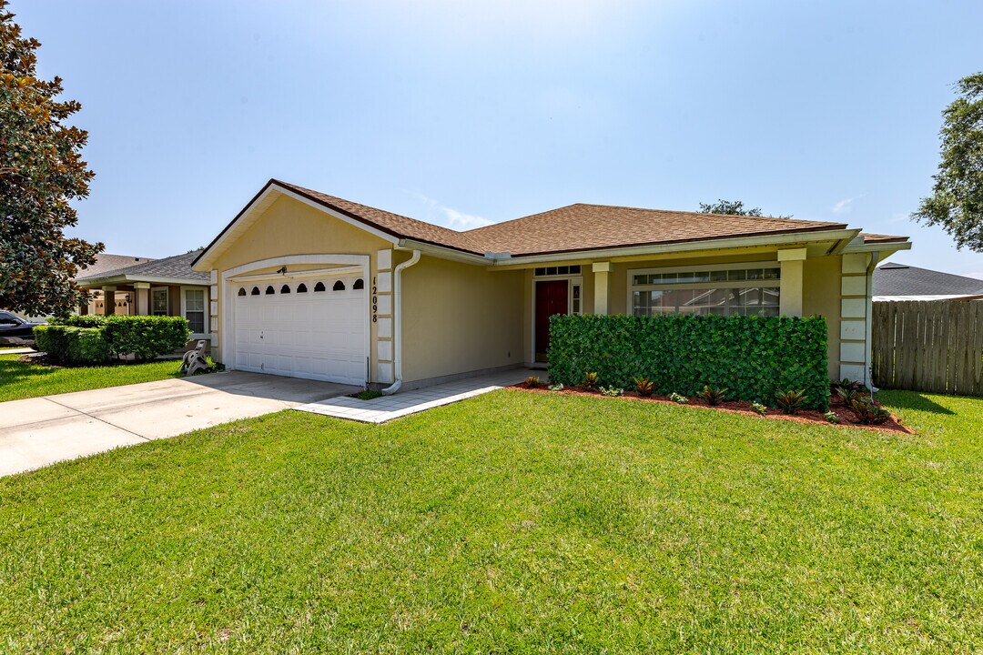 12098 Autumn Sunrise Dr in Jacksonville, FL - Building Photo