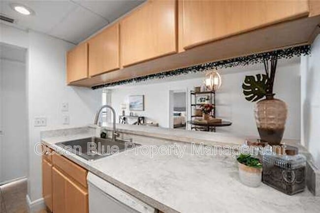 5700 Mariner St in Tampa, FL - Building Photo - Building Photo