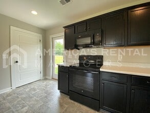 350 Sunlight Cr in Talladega, AL - Building Photo - Building Photo