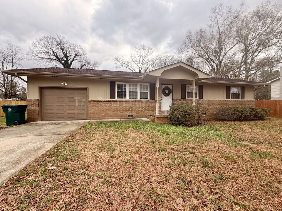 1160 Greens Rd in Chattanooga, TN - Building Photo